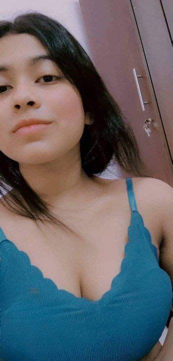 Sexy Desi Girl Show Off Her Fresh Tits Indian Nude Girls