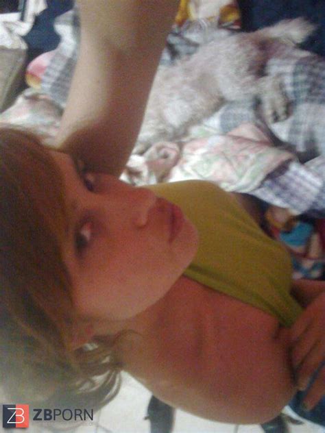 ALESITA MOSTRANDOSE ZB Porn