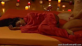 Dedos profundamente dentro del coño indio XVIDEOS