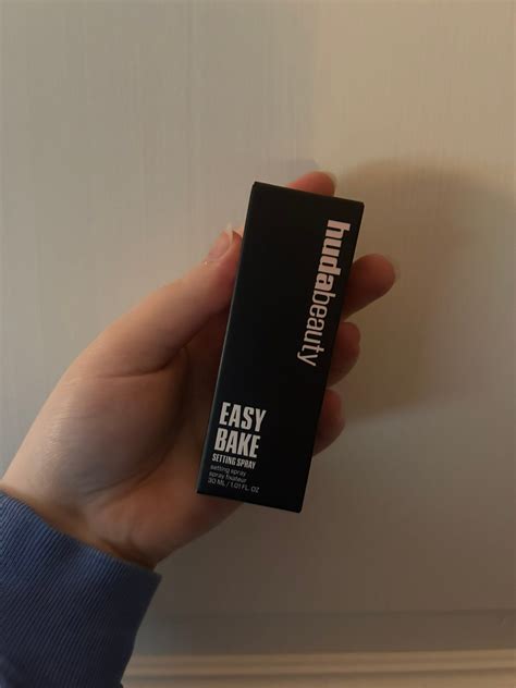 huda beauty easy bake setting spray 5