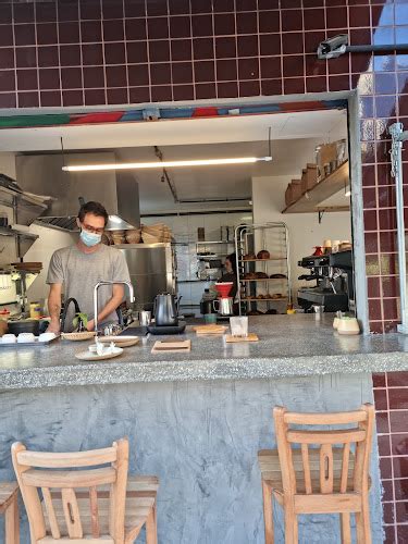 Local Pães E Cafés Especiais - 28 avaliações sobre LOCAL Pães e Cafés Especiais (Padaria) em Curitiba ...
