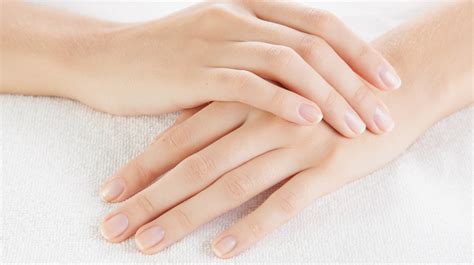 The Naked Nail Summer Trend Might Be Just What You Need To Revitalize