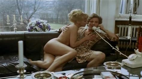 Naked Gina Janssen In Drei Schwedinnen Auf Der Reeperbahn