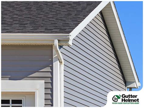 3 Basic Ladder Safety Tips for Homeowners - Gutter Helmet of Northern ...