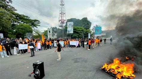 Demo Indonesia Gelap Di Makassar 1 200 Personil Polisi Siaga