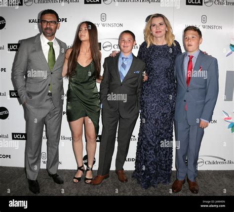 Alizeh keshvar davis jarrahy hi-res stock photography and images - Alamy