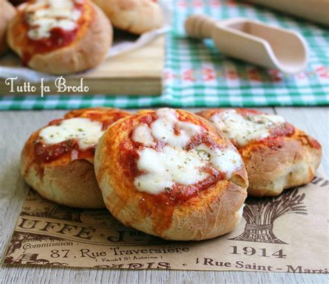 Ricetta Pizzette Morbide Rosticceria Siciliana Tutto Fa Brodo In Cucina