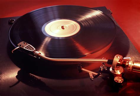 Top 5 reasons why vinyl records are better than digital music | FLUX ...