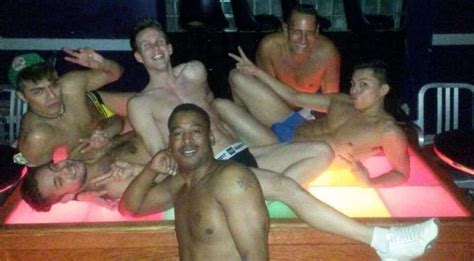 Most Popular Gay Bars Clubs In Chicago Il Gayout