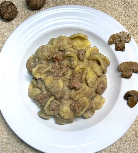 Orecchiette Con Crema Di Funghi Champignon E Salsiccia Al Ta Cucina