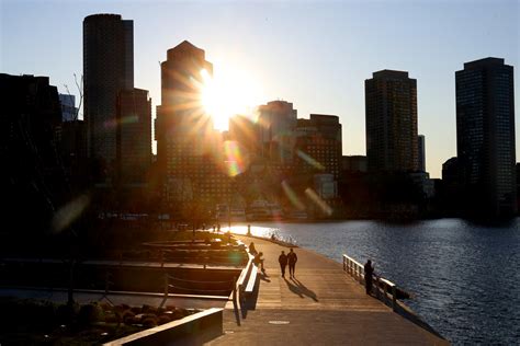 Massachusetts Legislators Look to Offer Stimulus Checks For ...