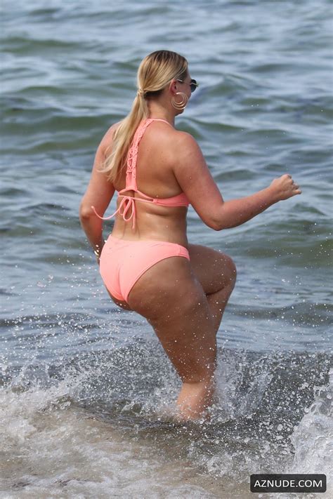 Iskra Lawrence Sexy Figure In Skimpy Pink Bikini While Enjoying The Beach In Miami AZNude