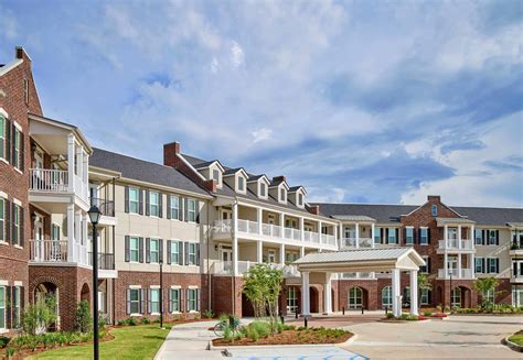 Retirement Community Living vs. Senior Housing - The Glen Retirement System