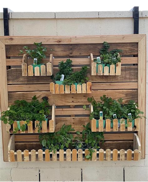 Wood Pallet Vertical Garden