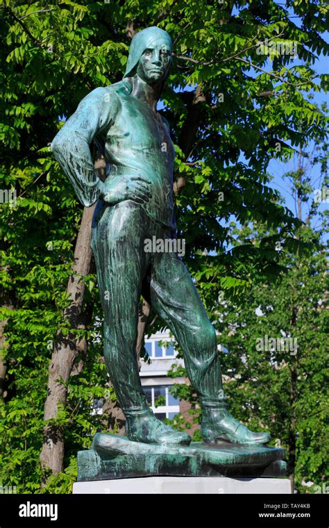 Statue Named The Dock Worker In Dutch De Buildrager Aka Dokwerker