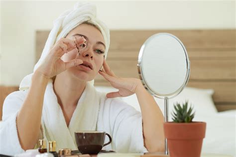 Can You Train Your Eyelashes To Curl Honest Answer Revealed