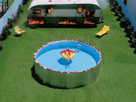 Kelly Key dá dicas de sexo anal para Gracyanne Barbosa em live Metrópoles