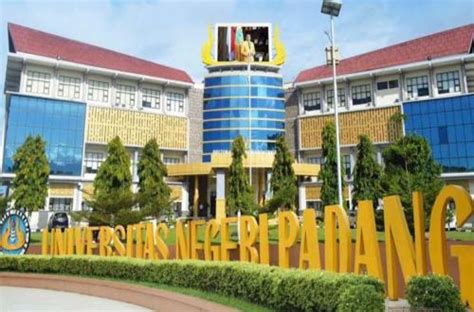 polisi tangkap pelaku penusukan  depan kampus universitas negeri
