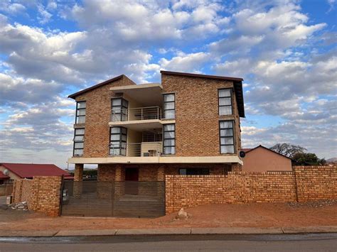 apartment flat  sale  tlhabane west p