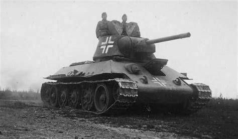 German T Armed With The Mm Gun F Beute Panzer World War Photos