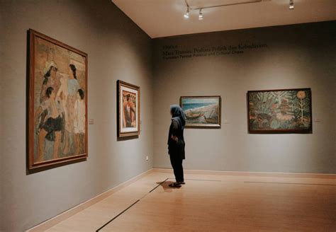 ruang dini bandung galeri  menyaksikan pameran seni rupa
