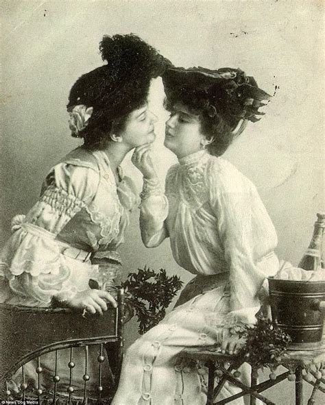 Th And Th Century Lesbian Women Captured In Images Daily Mail Online