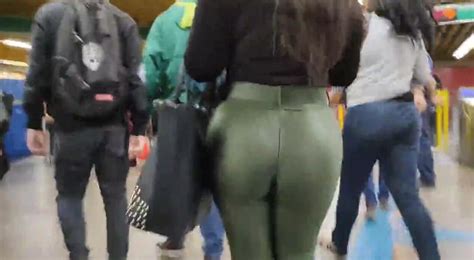 Huge Big Booty Green Legging Secretary Candid Ass SunPorno