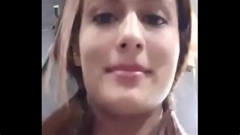 Latina fitness se corre en baño de gym XVIDEOS