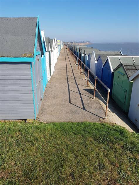 Cliff Road, Felixstowe - Vikings Estate Agents