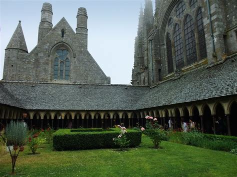 L Abbaye Du Mont Saint Michel Guidevoyageur Fr