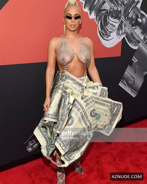 Veronica Vega Shows Off Her Tits At The Mtv Video Music Awards In Newark New Jersey Aznude