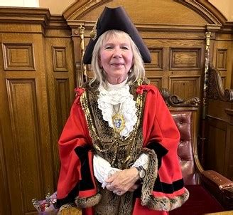 New mayor of Brighton and Hove takes office – Brighton and Hove News