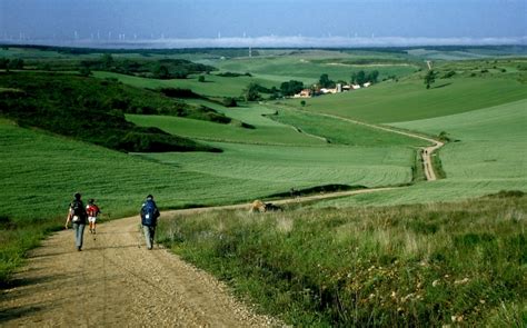 how long does it take to walk camino de santiago