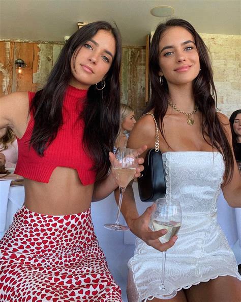 Instagram Crush Twins Renee And Elisha Herbert 23 Photos Suburban Men