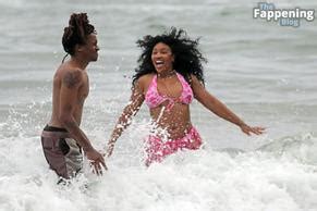 Solana Imani Rowe Sexy Shows Off Her Beautiful Body Wearing A Hot Pink Bikini At The Beach In