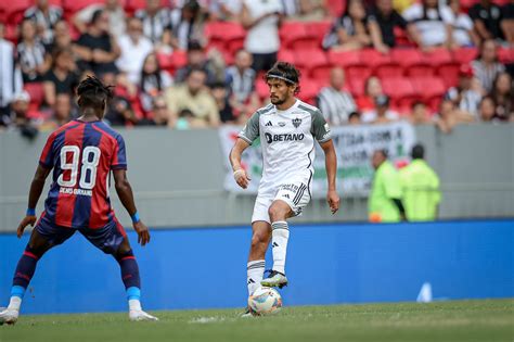 Scarpa faz primeiro jogo completo pelo Atlético MG