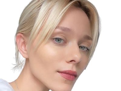 Sticker De Dark Sur Ivanna Sakhno Femme Blonde Ukrainienne Slave Yeux Bleus