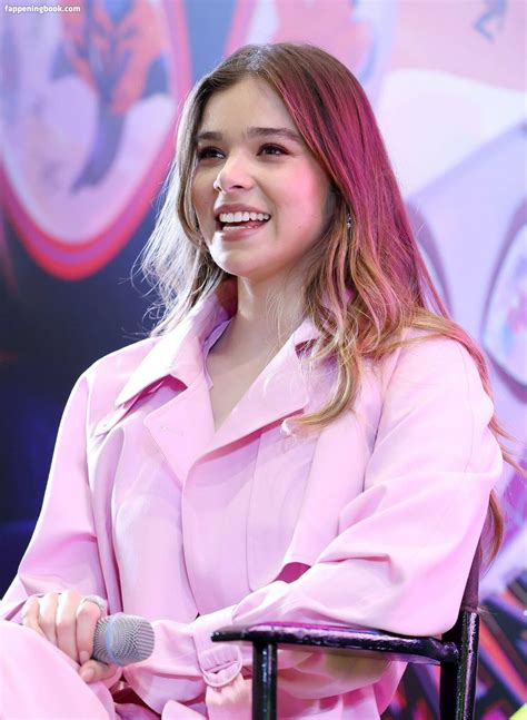 Hailee Steinfeld Nude The Fappening Photo 4719249 FappeningBook