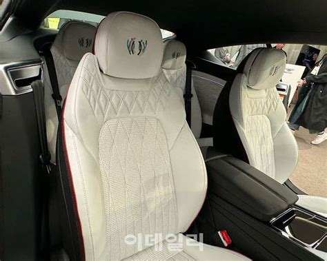 세상에 단 10대뿐”벤틀리 한국만을 위한 한정판 모델 공개