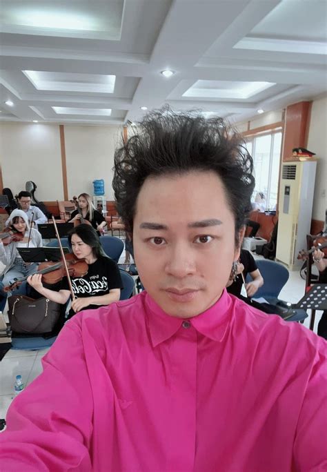 Sao Việt 24 4 Ngọc Trinh diện bikini khoe vóc dáng sexy ở tuổi 32