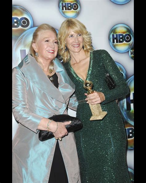 Photo : Laura Dern et sa mère Diane Ladd à la cérémonie des Golden