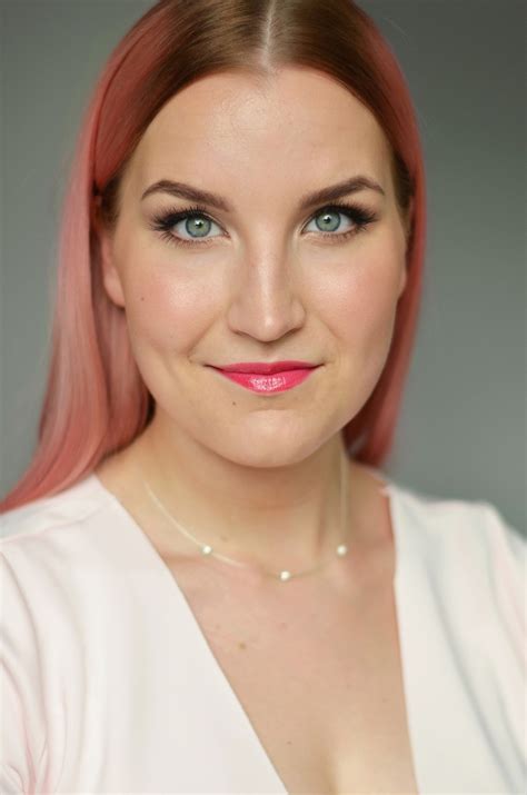 Tutorial klassinen silmämeikki valmistujaisiin NUDE Lily