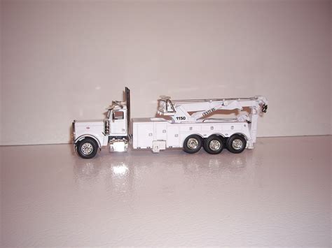 Dcp First Gear White Peterbilt Daycab W T Century Rotator