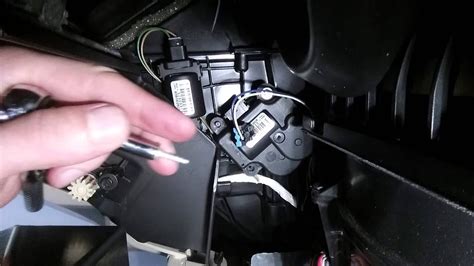 Chevy Impala Blend Door Actuator Removal