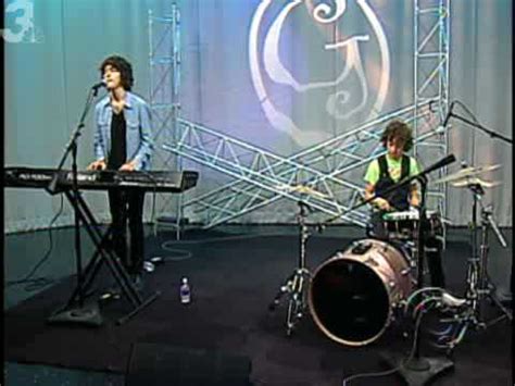 Nat And Alex Wolff From The Naked Brothers Band Perform Your Smile And Another Song From Th