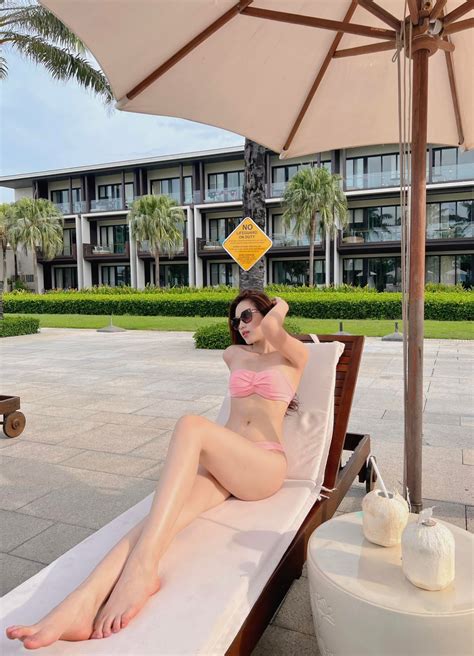 Hoa hậu Đỗ Thị Hà diện bikini khoe body cực phẩm trong loạt ảnh mới