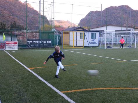 CALCIO DOPPIA VITTORIA PER GLI UNDER 10 BLU E BIANCA DEL G S O