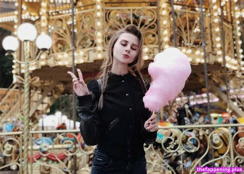 Chloe Leafs Free Four Leaf Chloe Nude OnlyFans Photo The