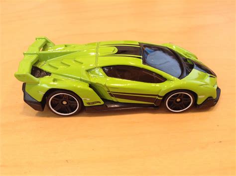 Julian S Hot Wheels Blog Lamborghini Veneno 2017 HW Exotics