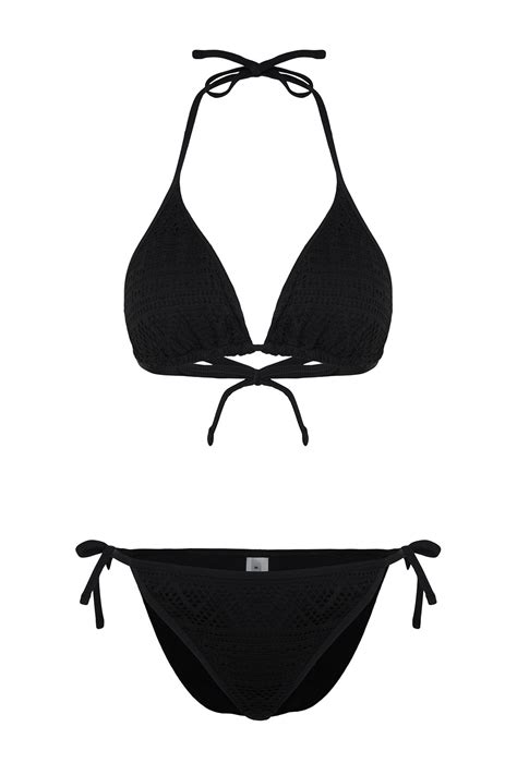 Trendyolmilla Siyah Üçgen Bağlamalı Dokulu Regular Bikini Takımı TBESS BT Fiyatı